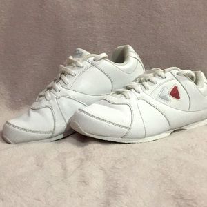 Cheer shoes